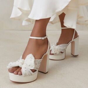 Natalia Pearl/Rhinestone Platform Bow Heel | Size: 9